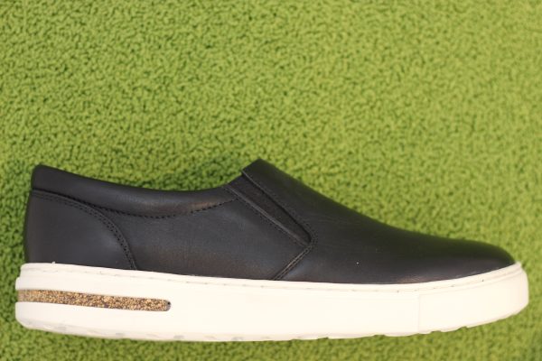 Women s Oswego Slip On - Black Leather For Sale