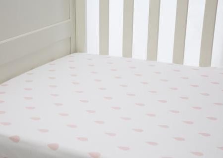 L il Fraser 1 Piece Fitted Cot Sheet - Pink Raindrops For Sale