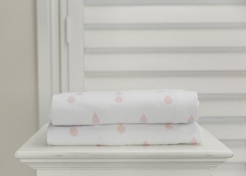 L il Fraser 1 Piece Fitted Cot Sheet - Pink Raindrops For Sale