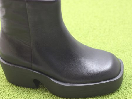 Womens Billie Zip Boot - Black Leather Sale